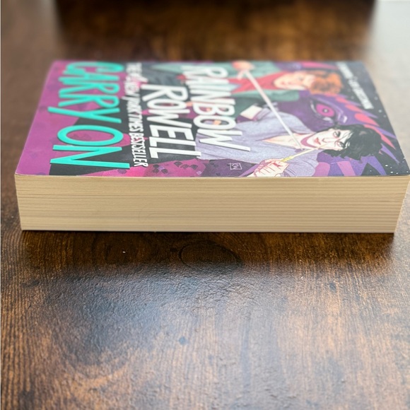 ⚡️5 for $20 Carry On: The Rise and Fall of Simon Snow Rainbow Powell [softcover] - Picture 2 of 3